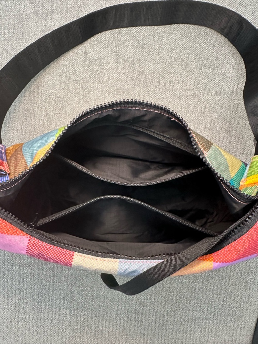 BAGGU x UO Exclusive Madras Print Medium Nylon Crescent - Picture 6 of 9